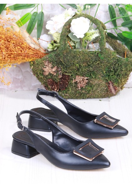 090-30130 Arkası Açık Toka Detaylı Alçak Topuk Kadın Ayakkabı modelleri