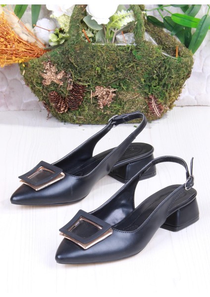 090-30130 Arkası Açık Toka Detaylı Alçak Topuk Kadın Ayakkabı fırsatları