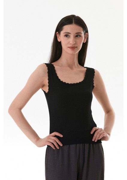 Bürümcük Kumaş Dantelli Askılı Body