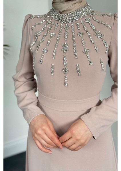 Emanuela Kuyruklu Krep Abiye Krem modelleri