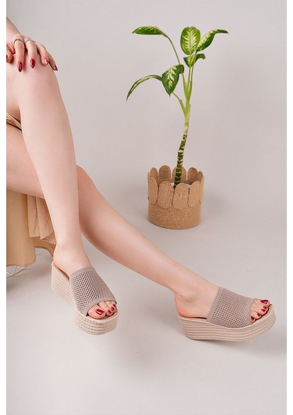 Siyah Kadın Yüksek Topuklu Hasır Terlik