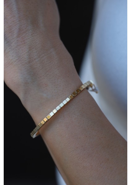 14 Ayar Altın Arpaş Sarı Küp Sıralı Kelepçe