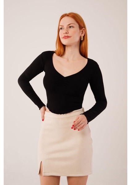 Geniş Yaka Siyah Basic Body Bluz