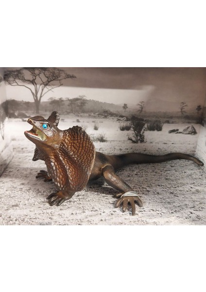 Calimera Toys Hayvan Figürleri Oyuncak Fırfırlı Kertenkele
