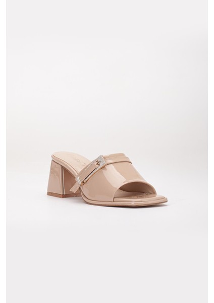 Büyük Beden Kadın Topuklu Terlik Nude Rugan Yüzlü Taşlı Tokalı fırsatları