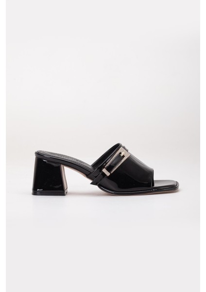 Büyük Beden Kadın Topuklu Terlik Siyah Rugan Yüzlü Taşlı Tokalı modelleri