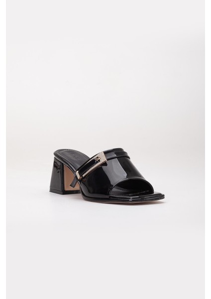 Büyük Beden Kadın Topuklu Terlik Siyah Rugan Yüzlü Taşlı Tokalı fırsatları