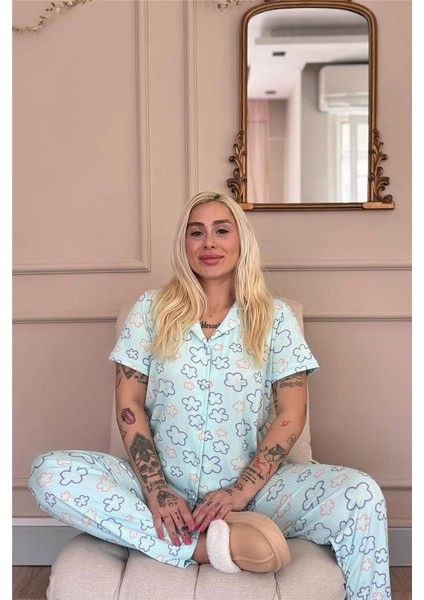 Mavi Çizgi Çiçek Desenli Örme Önden Düğmeli Kısa Kol Kadın Pijama Takımı fiyatları