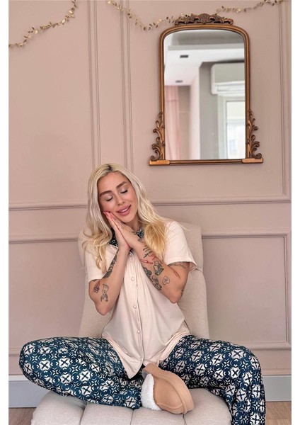 Bej Floral Harmony Exclusive Önden Düğmeli Kadın Pijama Takımı fiyatları