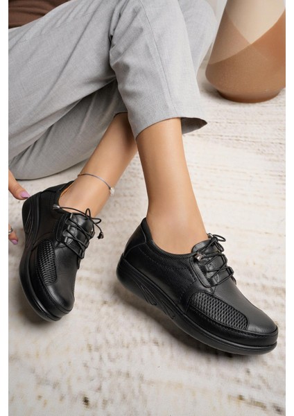 42632 Siyah Hakiki Deri Parmak Çıkıntılı Kadın Ayakkabı fırsatları