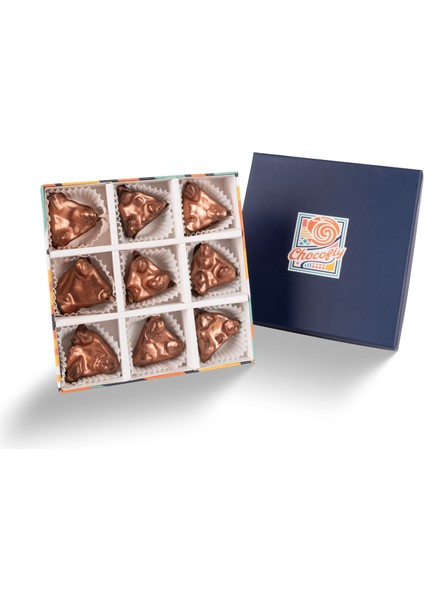 Chocofly Altın Artisan Series 9lu El Yapımı Belçika Çikolatası (Hurma &ceviz)