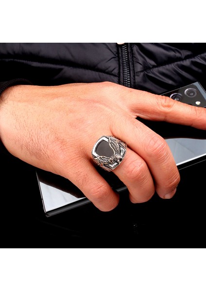 925 Ayar Gümüş Onix Taşlı Kartal Motifli Erkek Yüzük modelleri