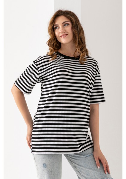 Kadın Siyah Beyaz Çizgili Oversize Kısa Kollu Viskon Penye Bluz modelleri