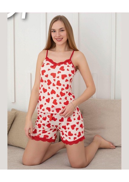 Intive Dantel Detaylı Yumuşacık Kırmızı Beyaz Kalp Desenli Askılı Bluz Şort Pijama Takımı