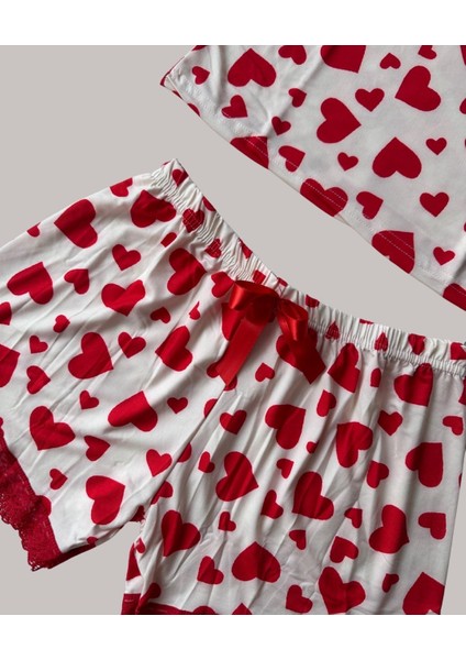 Intive Dantel Detaylı Yumuşacık Kırmızı Beyaz Kalp Desenli Askılı Bluz Şort Pijama Takımı