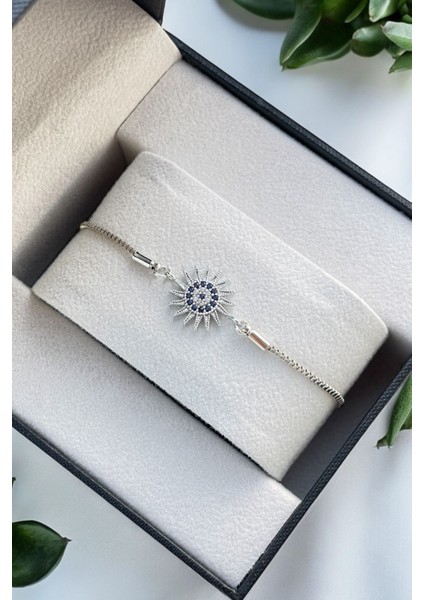 Gümüş Renk Asansörlü Renk Atmaz Ayarlanabilir Mavi Zirkon Taşlı Güneş Detay Kadın Bileklik