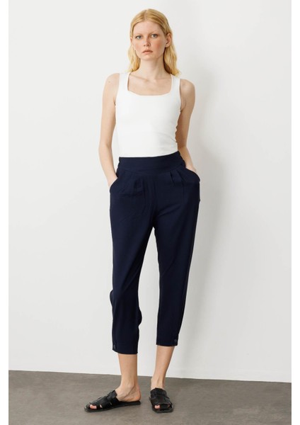 Kadın Geniş Kemerli Paçası Düğmeli Keten Pantolon Lacivert fiyatları
