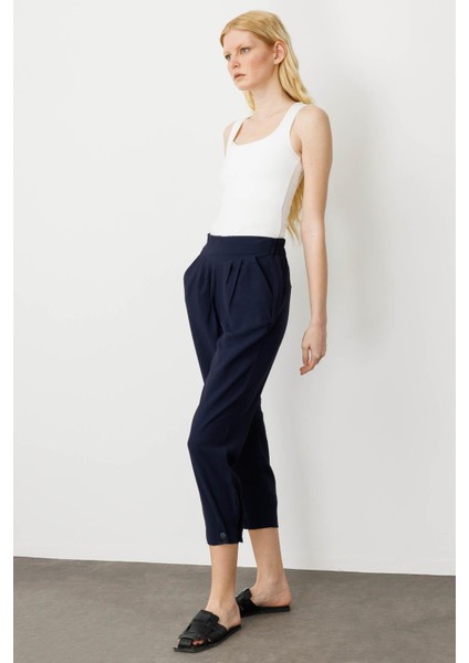 Kadın Geniş Kemerli Paçası Düğmeli Keten Pantolon Lacivert modelleri
