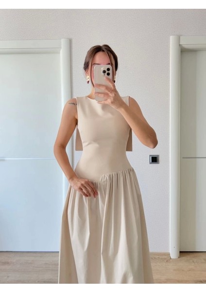 Arkası Kanatlı Uzun Elbise- Bej