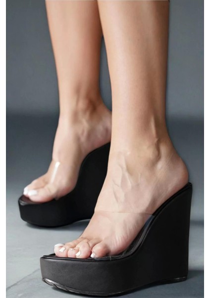 Kadın Şeffaf Bantlı Dolgu Topuk Terlik Modern Rahat Tasarım