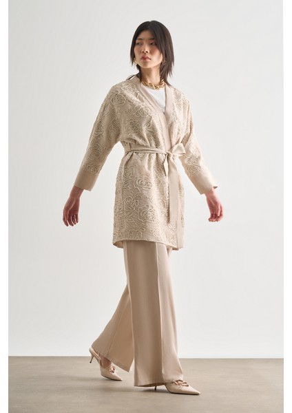 Desenli Mizalle Örgü Nakışlı Bej Rengi Premium Kimono Ceket fiyatları