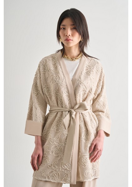 Desenli Mizalle Örgü Nakışlı Bej Rengi Premium Kimono Ceket fırsatları