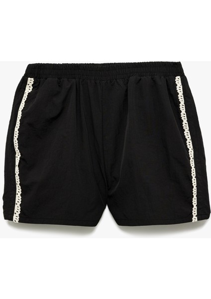 Normal Bel Dantel Detaylı Paraşüt Çizgili Mini Şort