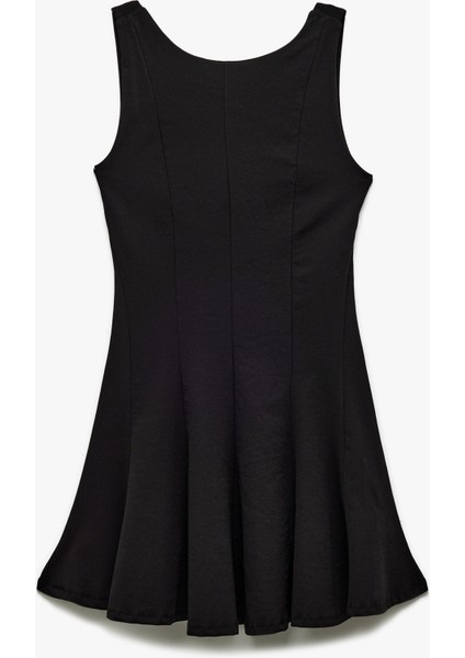 Bisiklet Yaka Dikiş Detaylı Kolsuz Volanlı Mini Kloş Elbise