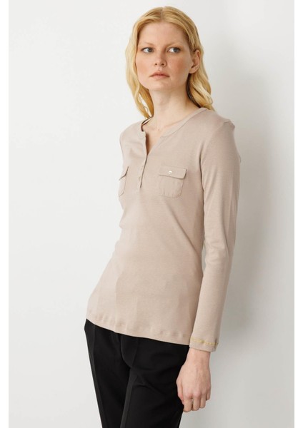 Kadın Açma Yaka Önü Cepli Pamuklu Bluz Vizon