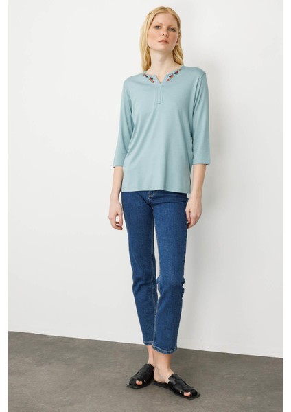 Kadın Açma Yaka Nakış Işlemeli Penye Bluz Mint indirimleri
