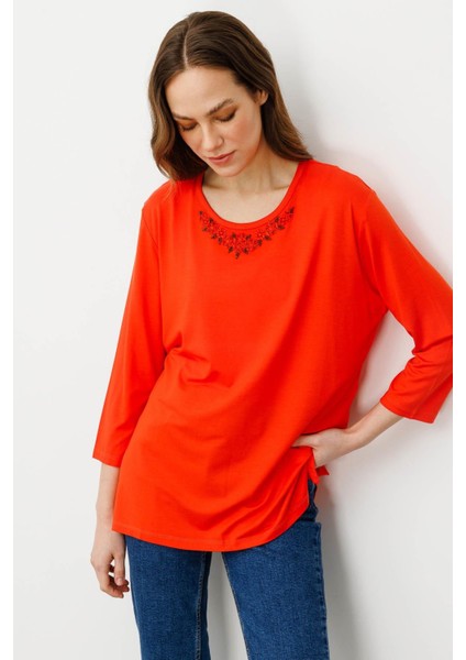Kadın Sıfır Yaka Nakışlı Penye Bluz Mercan fiyatları