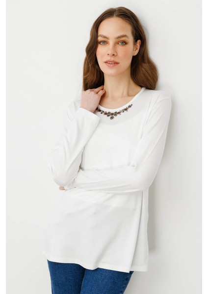 Kadın Sıfır Yaka Boncuk Işlemeli Penye Bluz Ekru modelleri
