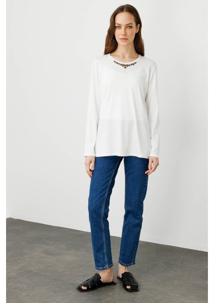 Kadın Sıfır Yaka Boncuk Işlemeli Penye Bluz Ekru fırsatları