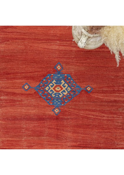 Lemi Kırmızı El Dokuma Kilim 110 x 161 cm modelleri
