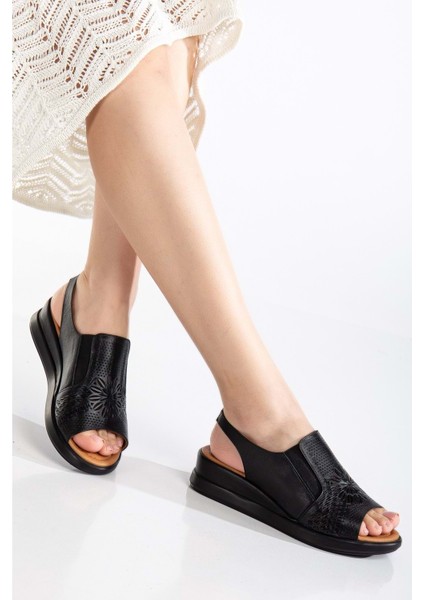 Kadın Deri Lastikli Sandalet - Beyaz