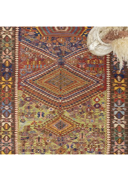 Rinat Etnik Tasarımlı Nuzumla Kilim 149 x 187 cm modelleri