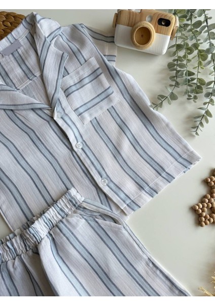 Yeni Sezon Erkek Çocuk Çizgili Pamuklu Gömlek ve Şortlu Alt-Üst Takım fırsatları