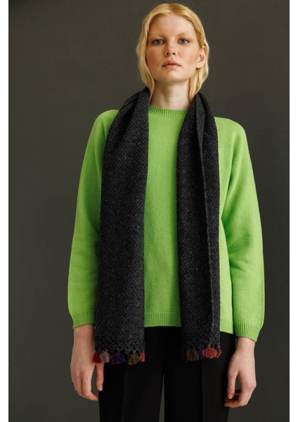 Kadın Kenarı Tığlamalı Püsküllü Yün Kaşkol K.füme modelleri