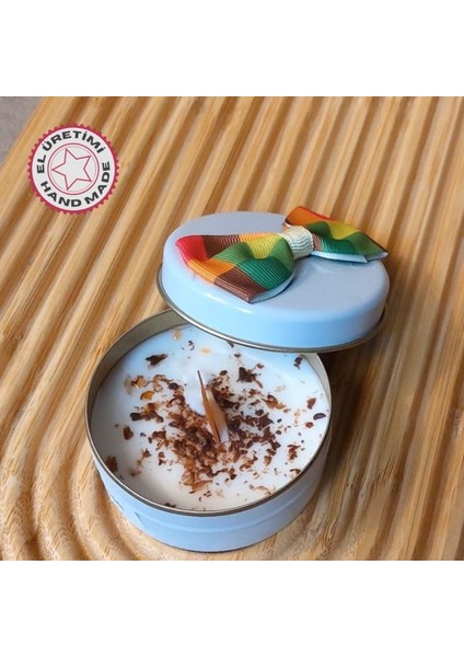 2279 El Yapımı Çikolata Kokulu Metal Kutuda Mum - 3 x 7 cm