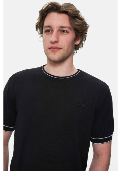 Fared Siyah Bisiklet Yaka Triko Nakışlı Standard Fit Erkek Tshirt fiyatları