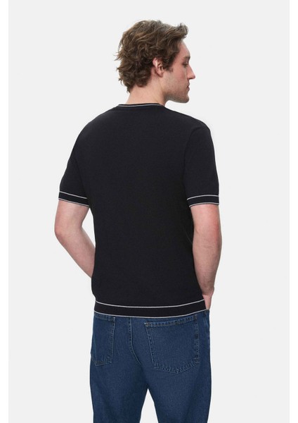 Fared Siyah Bisiklet Yaka Triko Nakışlı Standard Fit Erkek Tshirt fırsatları