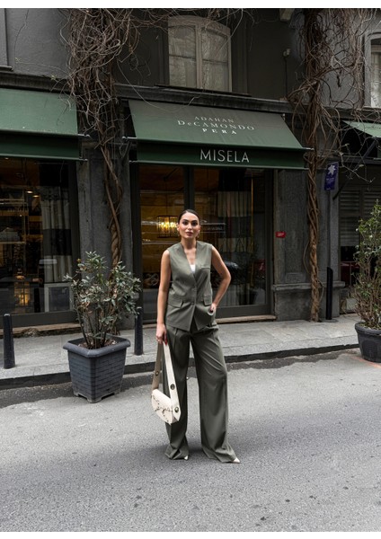 Kadın Düğme Detaylı Yelek Pantolon Takım