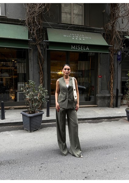 Kadın Düğme Detaylı Yelek Pantolon Takım indirimleri