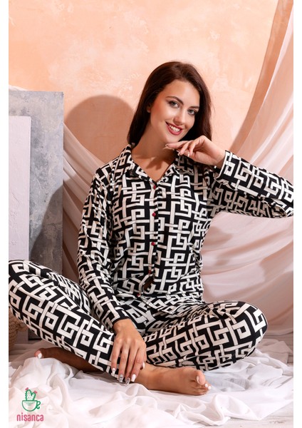 Kışlık Düğmeli Ekose Desen Yılbaşı Temalı Kadın Süet Pijama Takımı modelleri