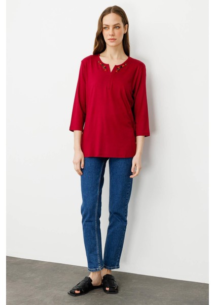 Kadın Açma Yaka Nakış Işlemeli Penye Bluz Vişne indirimleri