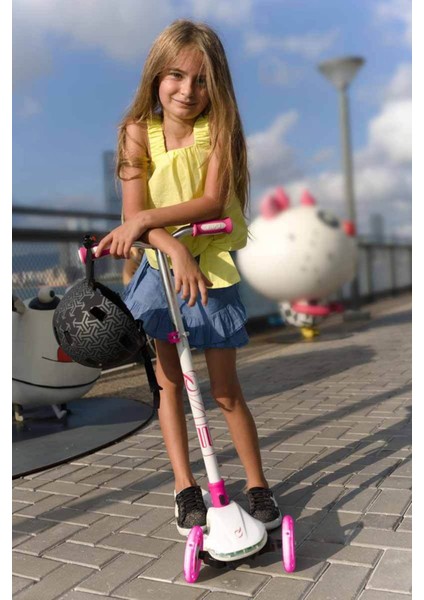 3 Tekerlekli Katlanabilir Colour Burst Işıklı Scooter: Gökkuşağı Senin Scooterında Canlanıyor!