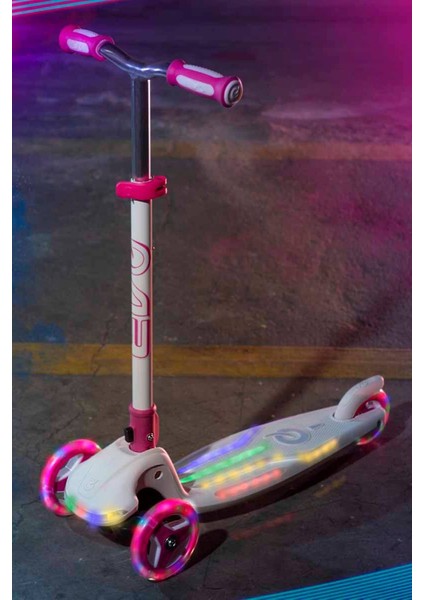3 Tekerlekli Katlanabilir Colour Burst Işıklı Scooter: Gökkuşağı Senin Scooterında Canlanıyor!