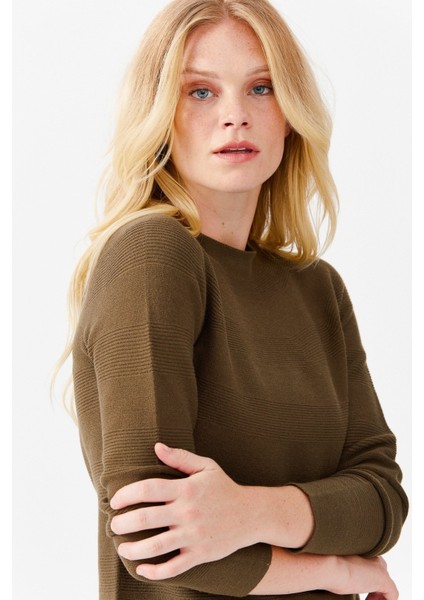Kadın Sıfır Yaka Dikişsiz Örgü Kazak Haki