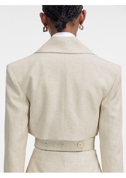Şık Blazer Mini Elbise Kesim Detayları ve Fonksiyonel Ceblerle Modern Tasarım
