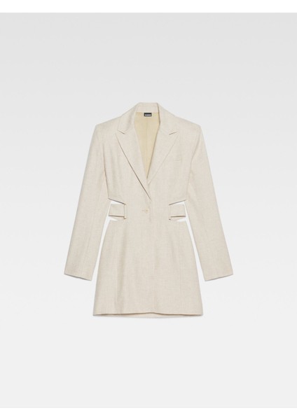Şık Blazer Mini Elbise Kesim Detayları ve Fonksiyonel Ceblerle Modern Tasarım